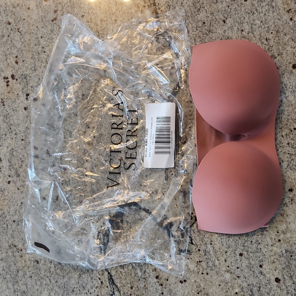 NWT 32DD Victoria's Secret strapless Blush Bra/ Bandeau! Best strapless bra!